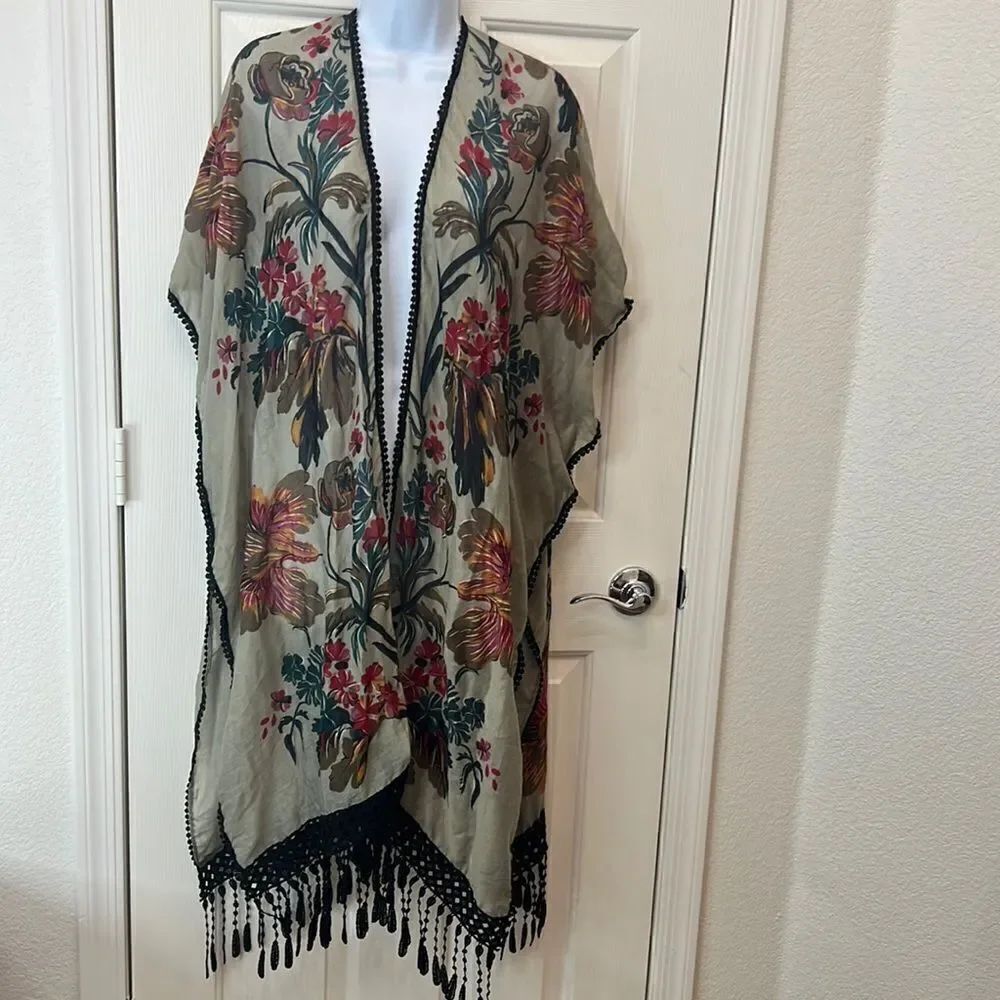 Woven Heart Scarf Cover Up Size Large Floral Green Black Crochet 💯% Polyester